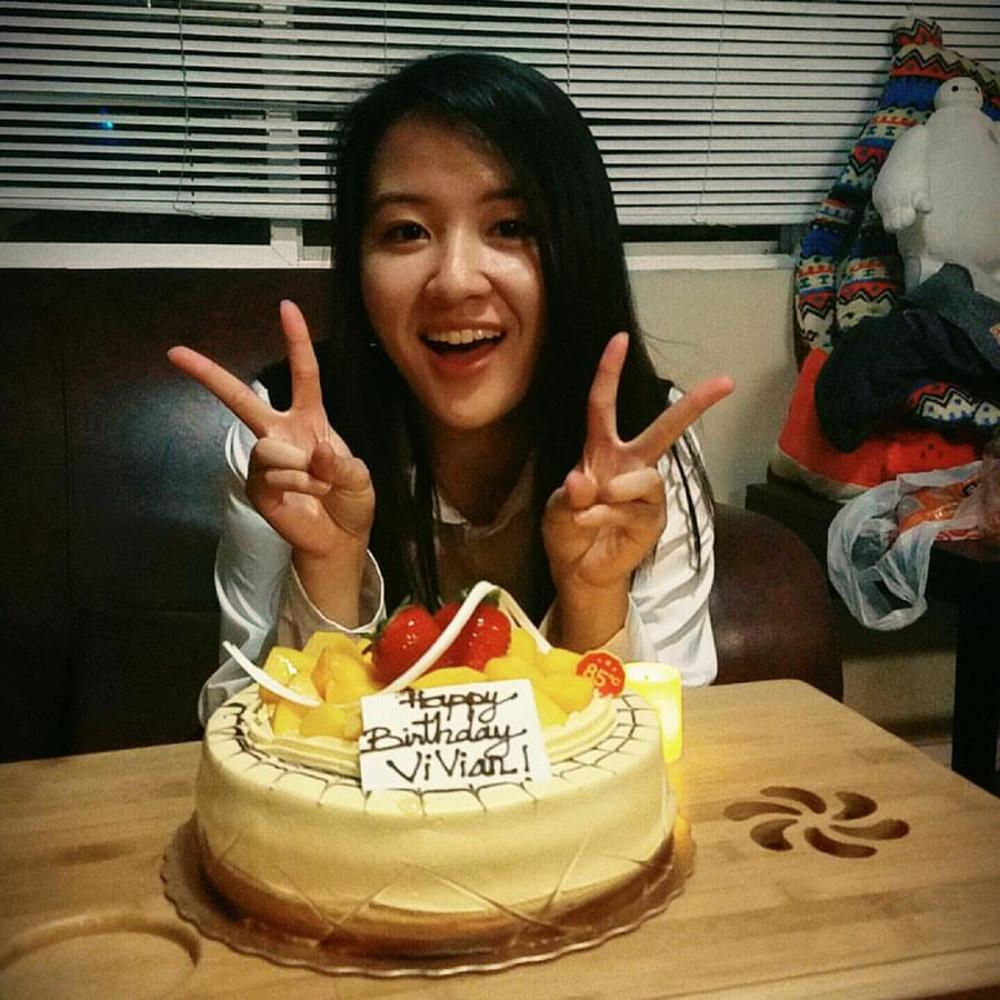 Meet your Posher, Vivian